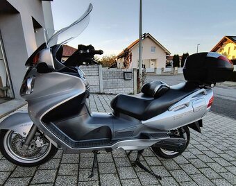 Suzuki Burgman 650 - 3