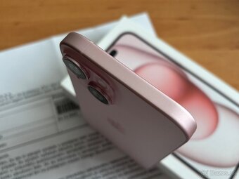 Apple iPhone 15 128GB Pink - 3