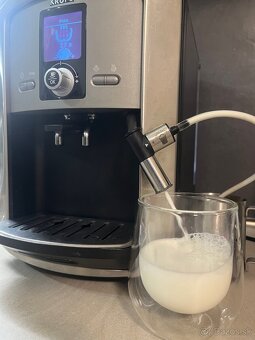 Kavovar KRUPS EA8050PE - plnefunkcny, po servise - 3