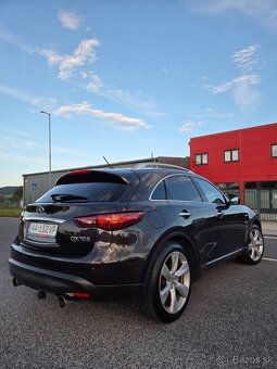 Infiniti QX70 S - 3