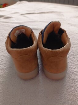 Jesenné vyššie topanky č.22 - 3