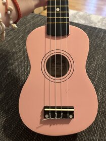 Ružové ukulele - 3