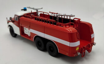 Tatra 148 CAS 32 1:43 - 3