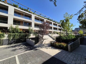 2-izbový byt s predzáhradkou a parkovaní na hradnom ko… - 3