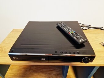 Domáce kino (blue ray) LG HX806CG 2+1 - 3