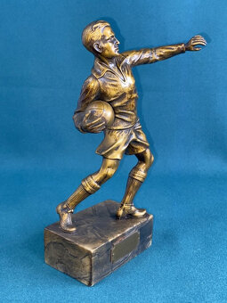 Art deco socha hádzanár s loptou - 3