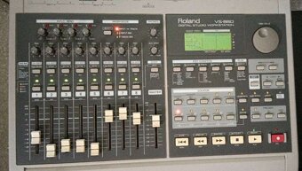 Predam Roland VS 880 + kufor - 3