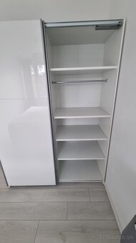 ŠATNÍKOVÁ SKRIŇA - 3