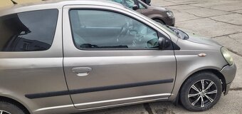 Predna kapota Yaris - 3