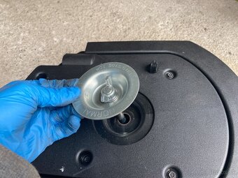 Predám subwoofer mazda 6 spolu s úpravou na plnohodnotnú rez - 3