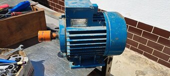 Predám motor na 380v - 3