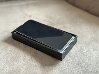 iPhone 13 Pro 1TB Graphite - 3