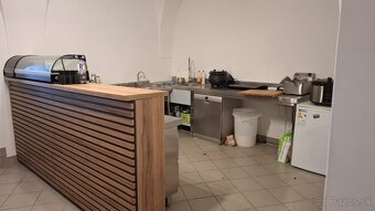 PREDAJ obchodný priestor v centre Trnavy (Štefánikova ulica) - 3
