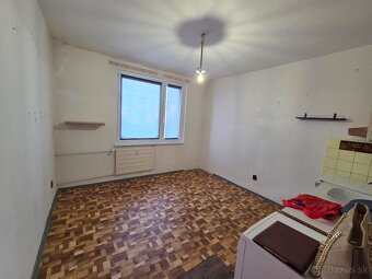 Predáme 1 -izbový byt s balkónom v Štúrove. - 3