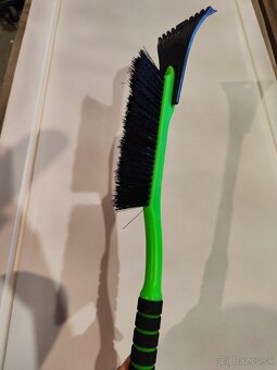 Zimná škrabka na ľad - 3