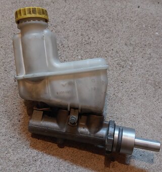 Fiat STILO - nádržka brzdovej kvapaliny - 3