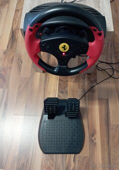 Volant Thrustmaster na PS3 - 3