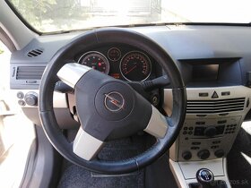 Opel Astra H sedan 1.8 Manual. - 3