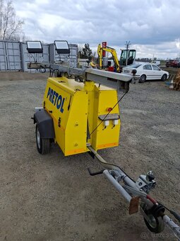Elektrocentrála a osvětlovací stožár Kubota D905 - 3
