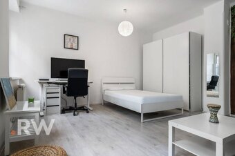 HISTORICKÉ CENTRUM - 1izb. 53,68 m2 - INVESTIČNÝ POTENCIÁL - - 3