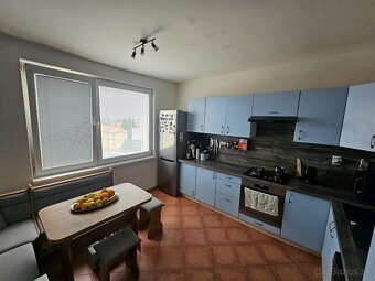 3 i zariadený byt s parkovacím státím, BONUSOM v Seredi - 3