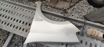 Šoférov predný blatník Renault Thalia rok výroby 2009 - 3