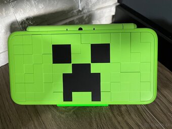 New Nintendo 2DS XL Minecraft Creeper Edition - 3