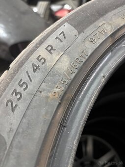 Michelin 235/45 R17 - 3