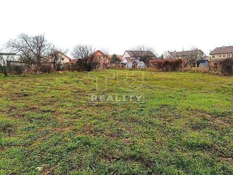 Výnimočný stavebný pozemok s výmerou 1270 m2 v tichej... - 3