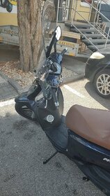Kymco New People S 125i ABS
- 3