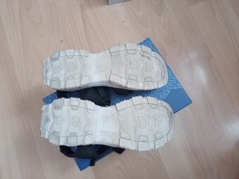 Sandále zn. UMBRO čierne veľ.39 - 3
