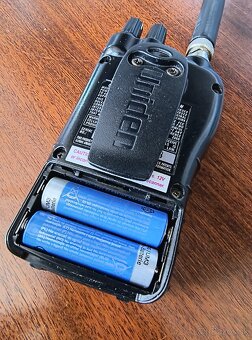 SKENER - PRIJÍMAČ UNIDEN UBC 72 XLT
- 3