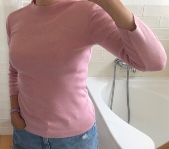 ————Bledoružový sveter Reserved, S/36, 5.80 E———— - 3