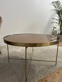 Krásny zlatý stolík - 3