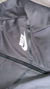 Nike Tech Fleece - 3