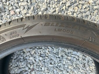 Pneu 225/40 R18 - 3