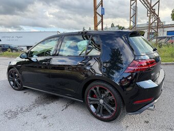 Volkswagen Golf GTI 7,5 Facelift 2.0 TSI Manuál - 3