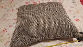 Predám vankúš do obývačky. - 3