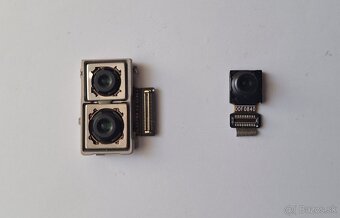 Display na mobil HUAWEI P20 a a fotoaparáty. - 3