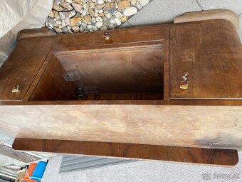 NOCNE STAROZITNE STOLIKY + SKRINKA - 3