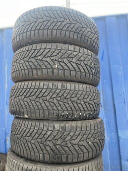 Predám 205/55R16 - 3