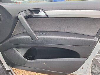 Čierna stropnica audi Q7 - 3