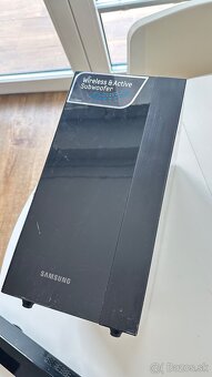 Soundbar Samsung HW-E450 čierny - 3