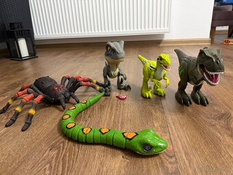 Roboalive pavuk had dinosaury - 3