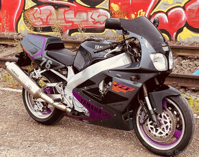 Yamaha YZF 750 R - 3