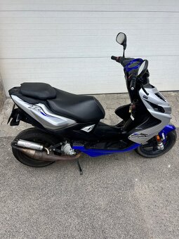 Yamaha aerox R Valentino Rossi - 3