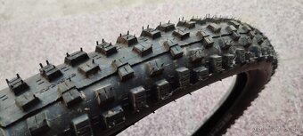 Schwalbe Tough Tom 27.5x2.35 - 3