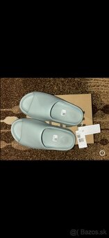 Yeezy slide - 3