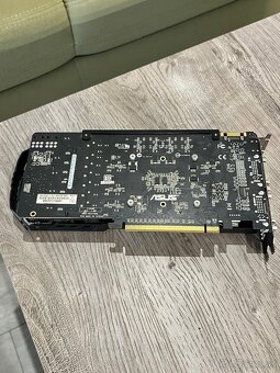 ASUS NVIDIA GTX 560 Ti DCII 1GB - 3