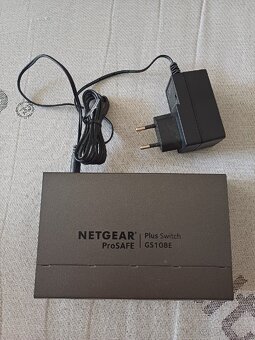 NETGEAR PRO SAVE Switch - 3